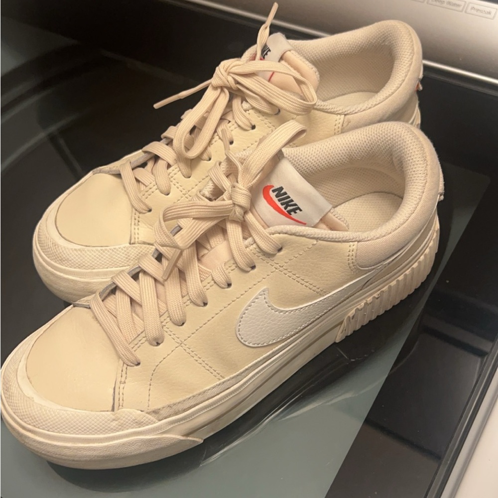 Nike Court Legacy Lift